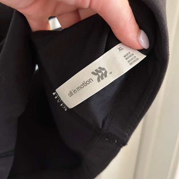 All in Motion Black and Cream Bra Set - Picture 10 of 11